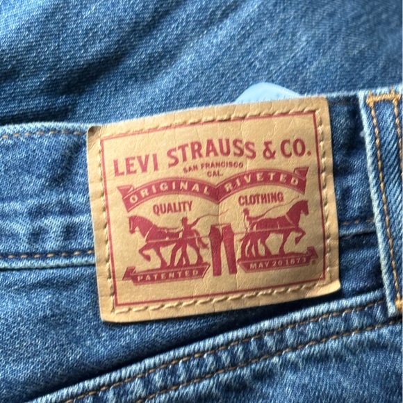 Levis Low Straight leg Jeans! - Picture 4 of 4